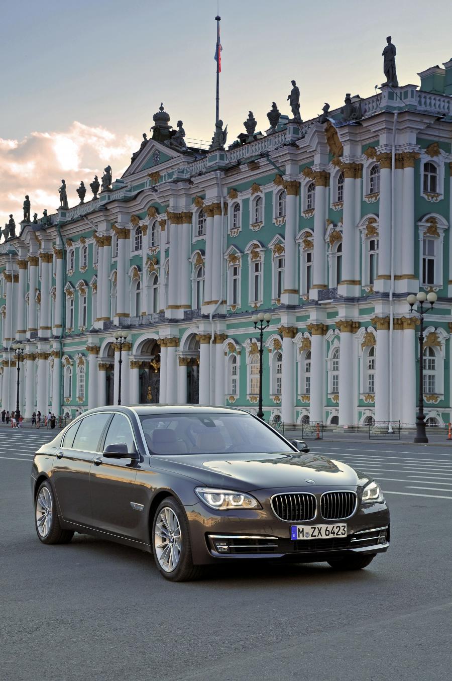  BMW 750iL 2013 года  (фото 82 из 96)